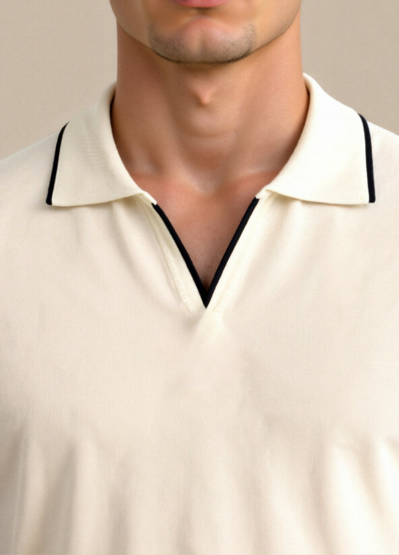 Modern herrpolo i andningsbart tyg