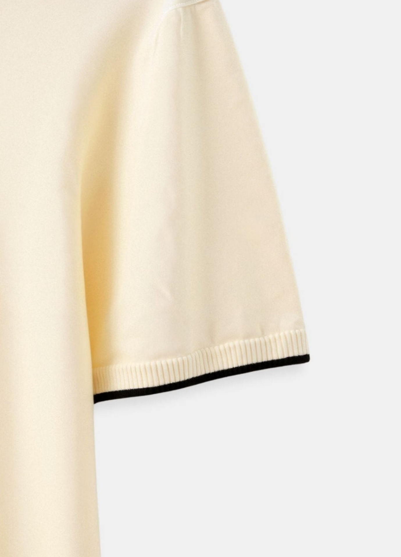 Modern herrpolo i andningsbart tyg