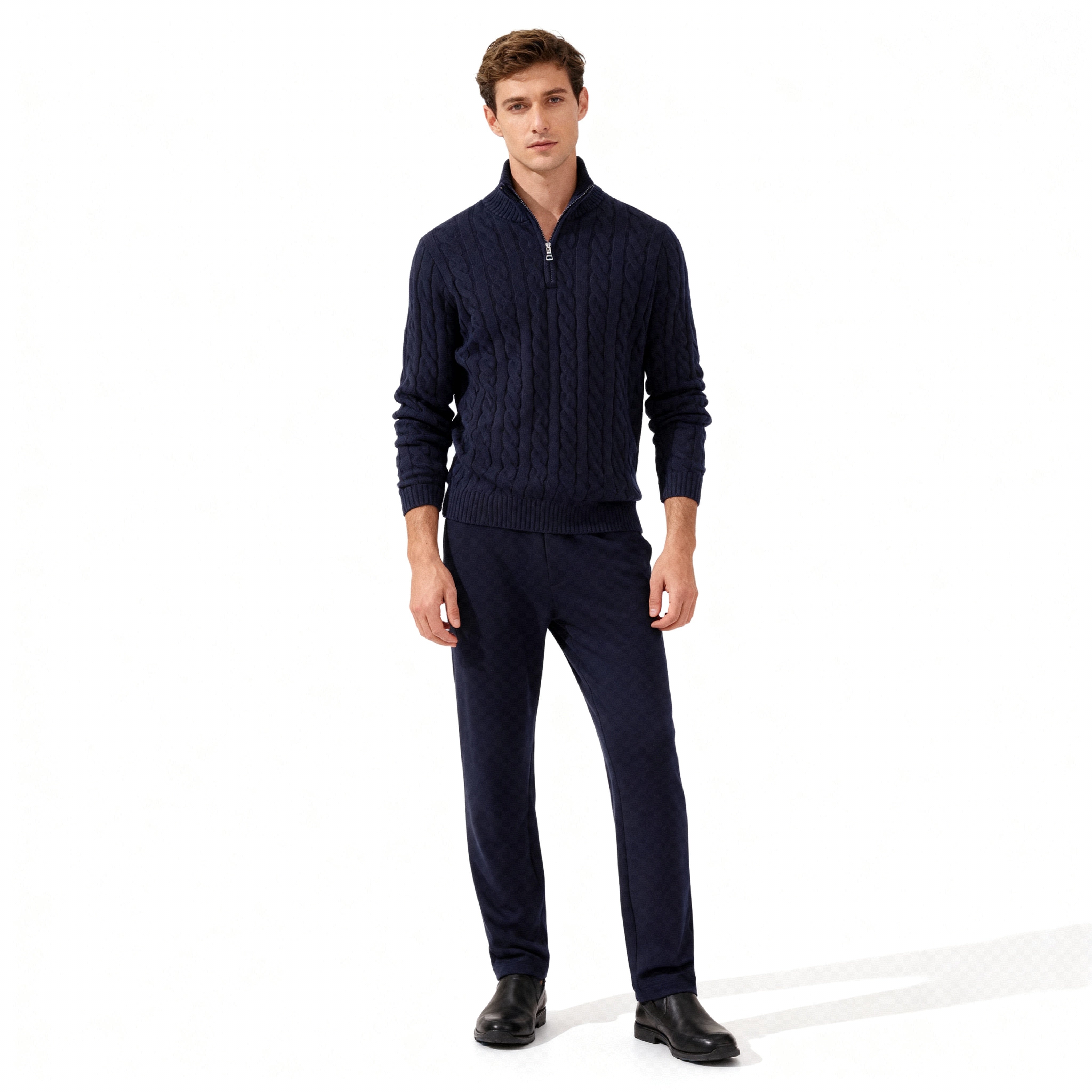 Klassisk stickad tröja med modern zip-detalj